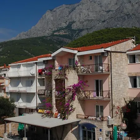 Bogumila بيت ضيافة *